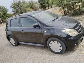 Toyota Ist, 2003