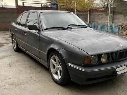 BMW 520 1990 года за 800 000 тг. в Тараз