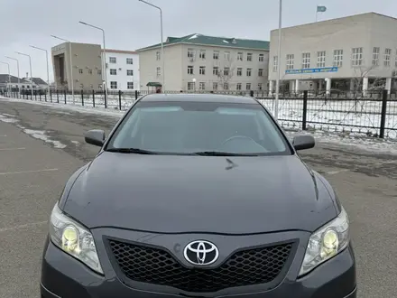 Toyota Camry 2011 года за 5 300 000 тг. в Атырау – фото 2