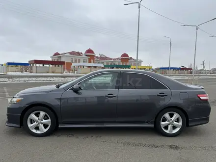 Toyota Camry 2011 года за 5 300 000 тг. в Атырау – фото 5