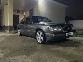 Mercedes-Benz E 280