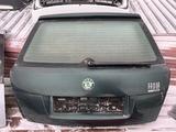 Skoda Fabia крышка багажника за 1 777 тг. в Актобе