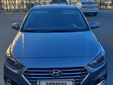 Hyundai Accent 2019 года за 8 150 000 тг. в Актау – фото 2