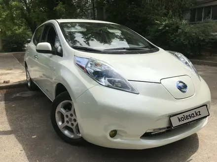 Nissan Leaf 2011 года за 7 000 000 тг. в Шымкент – фото 2