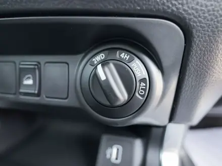 Nissan Navara 2025 года за 16 350 000 тг. в Семей – фото 25