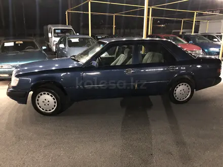 Mercedes-Benz E 260 1990 года за 1 200 000 тг. в Шымкент – фото 10