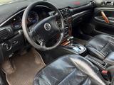 Volkswagen Passat 2002 года за 1 400 000 тг. в Атырау – фото 2