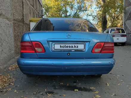 Mercedes-Benz E 240 1998 года за 2 400 000 тг. в Петропавловск – фото 8