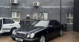 Mercedes-Benz E 320 1998 года за 3 200 000 тг. в Актау