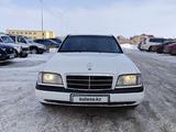 Mercedes-Benz C 200 1995 года за 2 250 000 тг. в Астана – фото 2