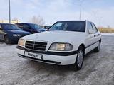 Mercedes-Benz C 200 1995 года за 2 250 000 тг. в Астана