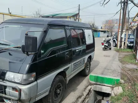 Mitsubishi Delica 1995 года за 1 600 000 тг. в Алматы