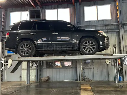 Lexus LX 570 2015 года за 31 800 000 тг. в Актобе – фото 11