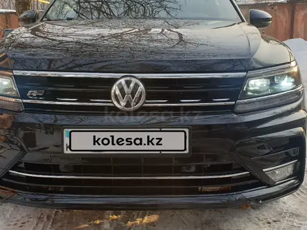 Volkswagen Tiguan 2019 года за 14 500 000 тг. в Алматы – фото 5