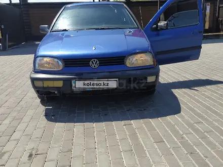 Volkswagen Golf 1994 года за 620 000 тг. в Алматы