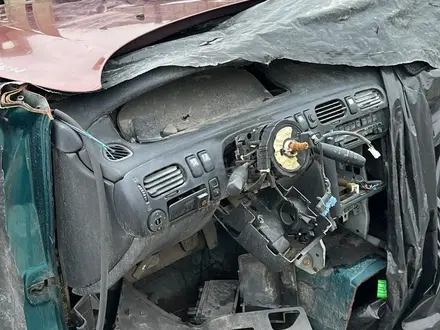 Mazda cronos телевизор авкат морда ноускат авкатка салон за 50 000 тг. в Алматы