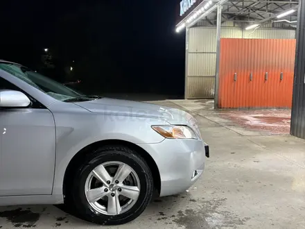 Toyota Camry 2006 года за 6 150 000 тг. в Алматы – фото 2