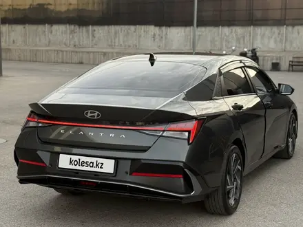 Hyundai Elantra 2024 года за 8 300 000 тг. в Алматы – фото 2