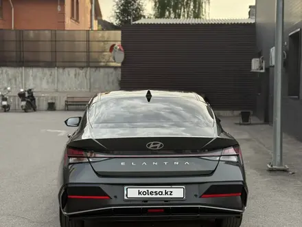 Hyundai Elantra 2024 года за 8 300 000 тг. в Алматы – фото 5