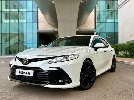 Toyota Camry 2021 года за 15 500 000 тг. в Астана