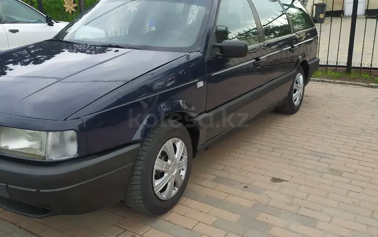 Volkswagen Passat 1990 годаүшін1 350 000 тг. в Есик