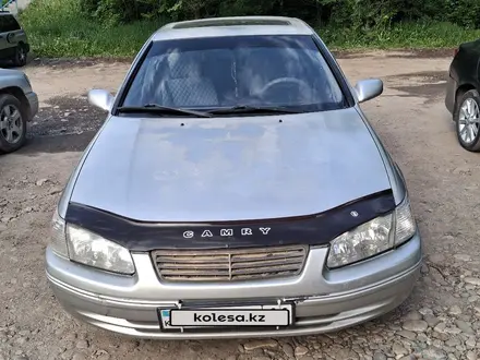 Toyota Camry 2000 года за 3 000 000 тг. в Усть-Каменогорск