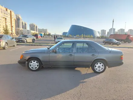 Mercedes-Benz E 230 1990 года за 1 300 000 тг. в Астана – фото 3