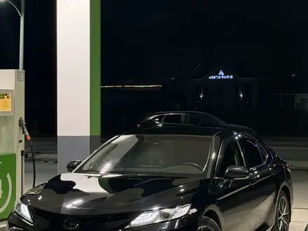 Toyota Camry 2023 года за 17 700 000 тг. в Кызылорда – фото 2
