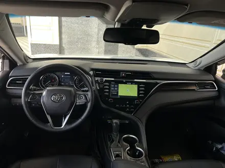 Toyota Camry 2018 года за 15 500 000 тг. в Жетысай – фото 9