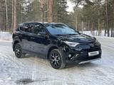 Toyota RAV4 2017 годаfor12 400 000 тг. в Астана – фото 3