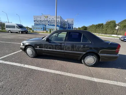 Mercedes-Benz C 280 1994 года за 2 100 000 тг. в Караганда – фото 4