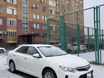 Toyota Camry 2015 года за 9 000 000 тг. в Атырау