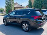 Hyundai Santa Fe 2023 года за 17 750 000 тг. в Астана – фото 3
