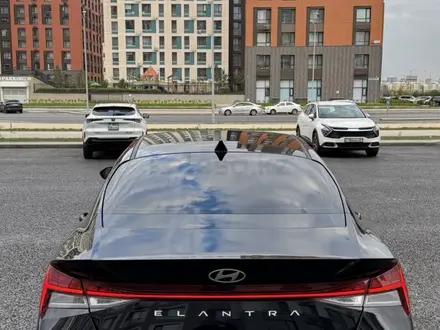 Hyundai Elantra 2023 года за 9 300 000 тг. в Астана – фото 3