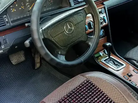 Mercedes-Benz E 280 1994 года за 2 475 909 тг. в Жезказган – фото 4