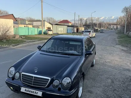 Mercedes-Benz E 280 2000 года за 3 750 000 тг. в Алматы – фото 2