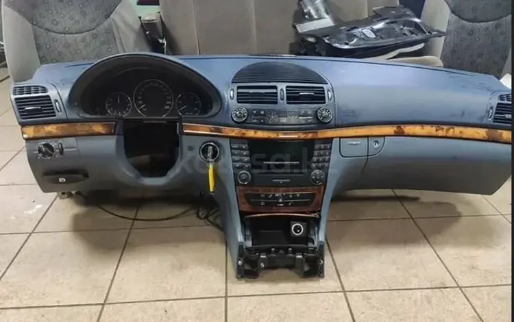 Панель с airbag Торпедо Mercedes Benz W211 в наличии за 50 000 тг. в Алматы