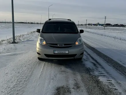 Toyota Sienna 2008 года за 8 500 000 тг. в Актобе – фото 2