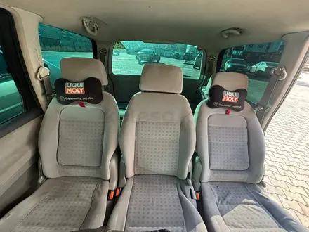 Volkswagen Sharan 2002 года за 3 000 000 тг. в Актобе – фото 2