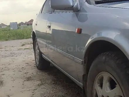 Toyota Camry 1997 года за 2 000 000 тг. в Алматы – фото 2
