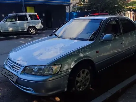 Toyota Camry 1997 года за 2 000 000 тг. в Алматы – фото 4