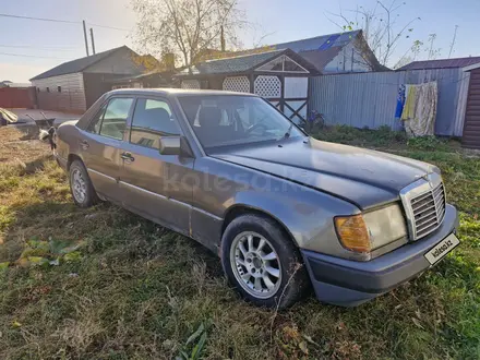 Mercedes-Benz E 220 1993 года за 1 500 000 тг. в Астана