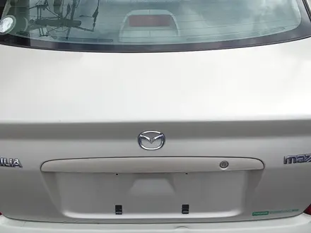 Крышка багажника Mazda 323 за 35 000 тг. в Усть-Каменогорск