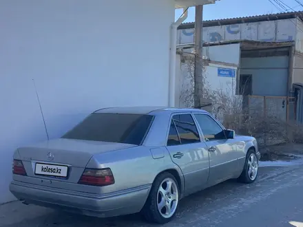 Mercedes-Benz E 200 1994 года за 2 500 000 тг. в Кызылорда – фото 2