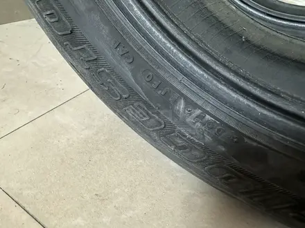 Bridgestone Blizzak 235/55R19 два баллона зимние за 35 000 тг. в Алматы – фото 3