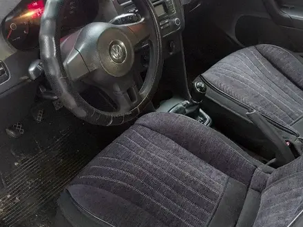 Volkswagen Polo 2012 года за 2 300 000 тг. в Алматы – фото 2