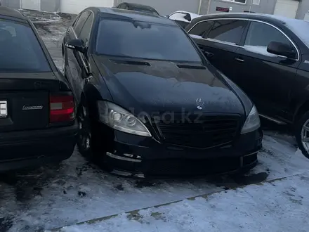 Mercedes-Benz S 500 2007 года за 6 500 000 тг. в Астана