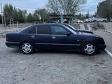 Mercedes-Benz E 230 1996 года за 2 100 000 тг. в Жаркент – фото 3
