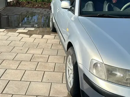 Volkswagen Passat 1998 года за 3 100 000 тг. в Темиртау – фото 2