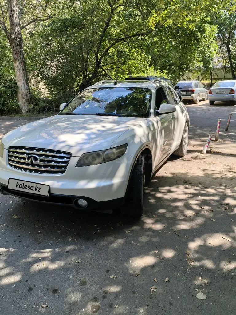 Infiniti FX35, 2005